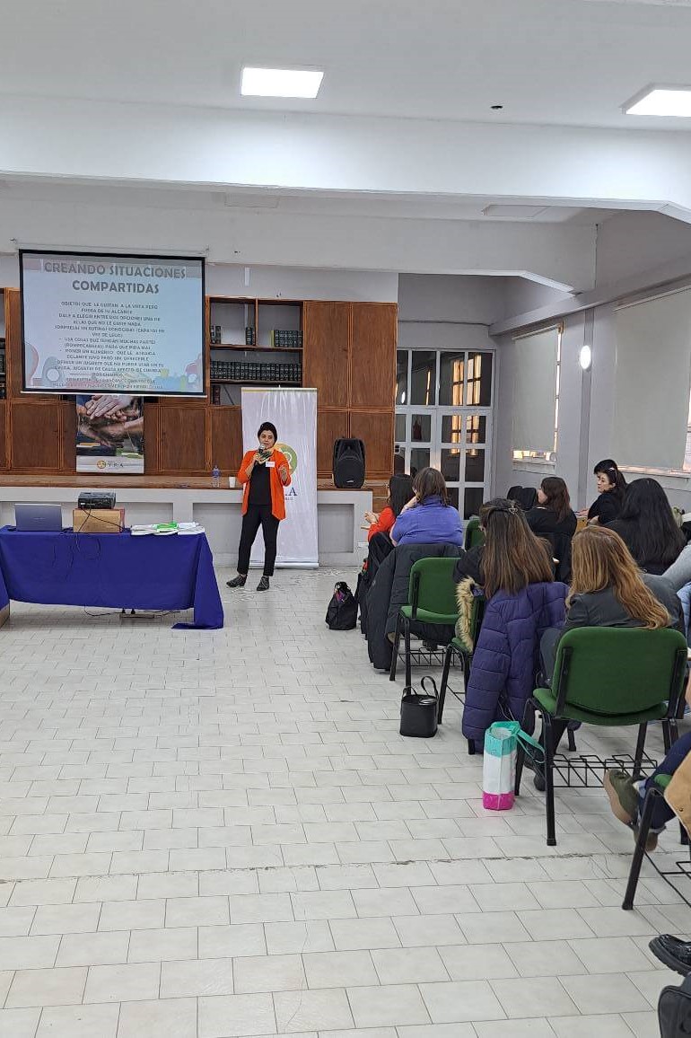 Taller Teórico Práctico ''Hacia el Empoderamiento de las Familias.'' Fundación TEA Santa Cruz